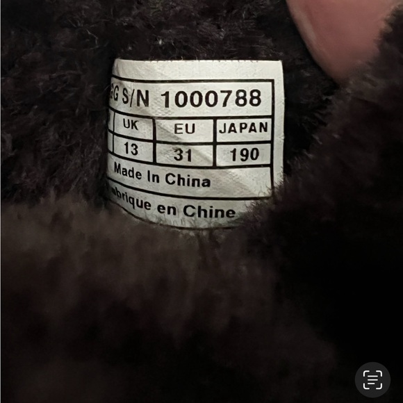 Used UGGS Bailey Button Boot- Chocolate/Brown in Size 1 US EU 13 - Picture 4 of 6